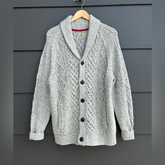 Windriver Other - Windriver Heritage Gray Cable Knit Cardigan
